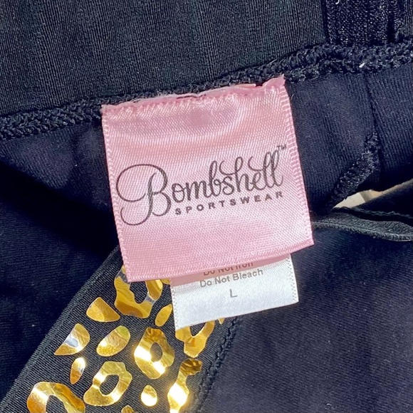 Bombshell Sportswear RARE Leopard Foil Sports Bra - Picture 6 of 10